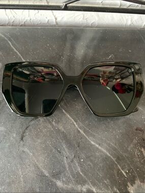NEW! GG Black and Green Tortoise Logo Sunglasses with Gold Double G